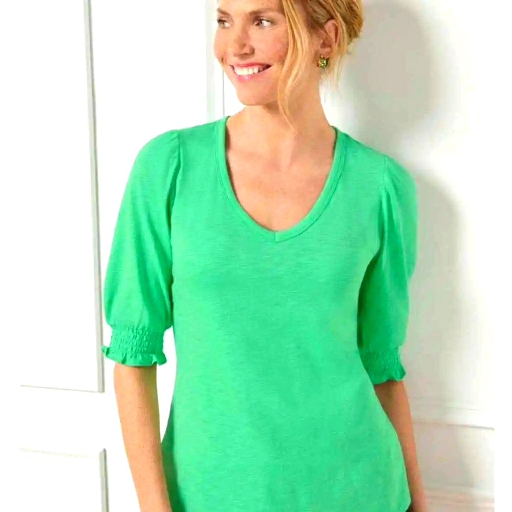 NWOT - TALBOTS Smocked V-Neck Tee size Medium